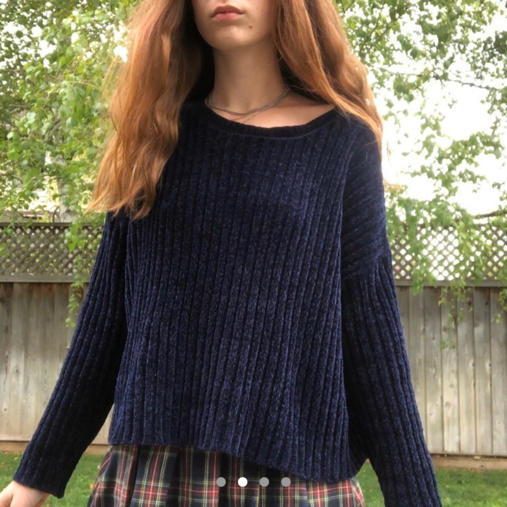 🦋 Cozy Navy Chenille Sweater 🦋